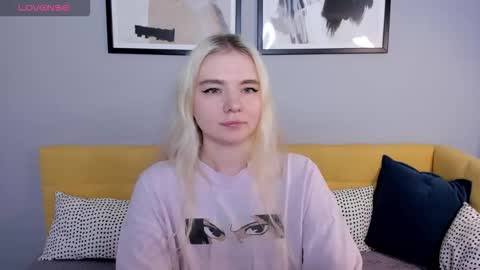 Snapshot of ruthbryant chatting on 11-14-25, 01:26 ruthbryant online show from 11-14-25, 01:26