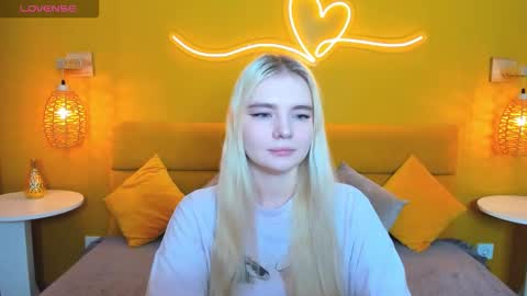 Snapshot of ruthbryant chatting on 11-15-25, 12:41 ruthbryant online show from 11-15-25, 12:41