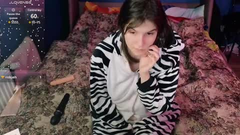 Ruyjin online show from 12-19-24, 04:02