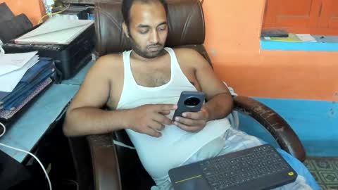 Snapshot of rwb17 chatting on 04-01-26, 01:01 rwb17 online show from 04-01-26, 01:01