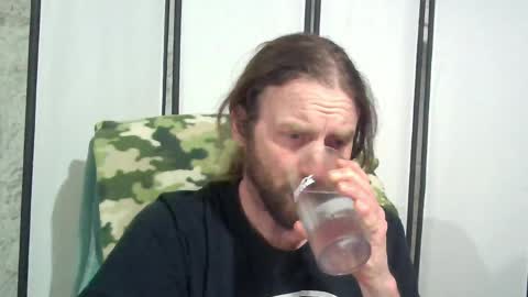 rwb1982 online show from 04-19-26, 08:11