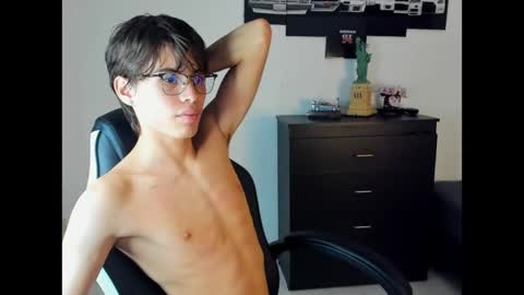 Snapshot of ryan_bronw chatting on 06-05-26, 05:14 Nathan online show from 06-05-26, 05:14