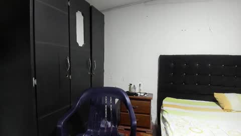 Snapshot of ryan_xc1 chatting on 10-12-25, 04:11 ryan_xc1 online show from 10-12-25, 04:11