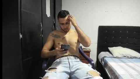 Snapshot of ryan_xc1 chatting on 11-18-25, 01:55 ryan_xc1 online show from 11-18-25, 01:55