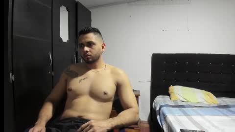 Snapshot of ryan_xc1 chatting on 11-22-25, 02:43 ryan_xc1 online show from 11-22-25, 02:43