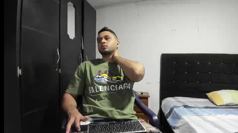 Snapshot of ryan_xc1 chatting on 11-24-25, 02:44 ryan_xc1 online show from 11-24-25, 02:44