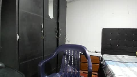 ryan_xc1 online show from 01-06-26, 04:54