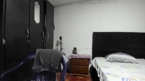 ryan_xc1 online show from 03-19-26, 02:26