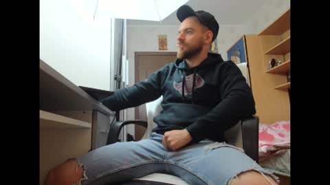 Ryanstone  online show from 11-17-25, 04:40