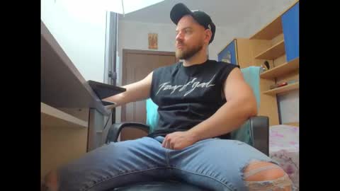 Snapshot of ryanstone_ chatting on 01-15-26, 05:12 Ryanstone online show from 01-15-26, 05:12