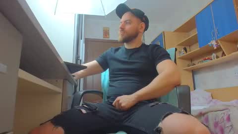 Snapshot of ryanstone_ chatting on 02-06-26, 05:34 Ryanstone online show from 02-06-26, 05:34