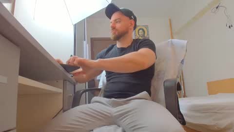 Ryanstone  online show from 04-01-26, 04:35