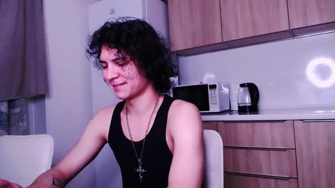 Snapshot of rylanstone chatting on 09-10-25, 08:20 Rylan online show from 09-10-25, 08:20