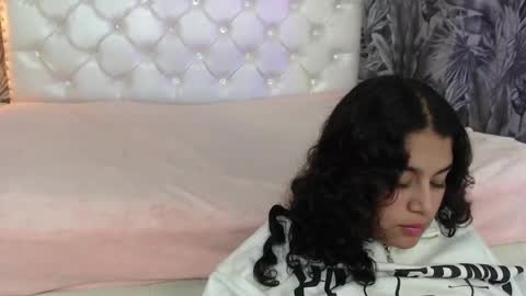 Snapshot of rylierouse chatting on 10-17-25, 12:08 rylierouse online show from 10-17-25, 12:08