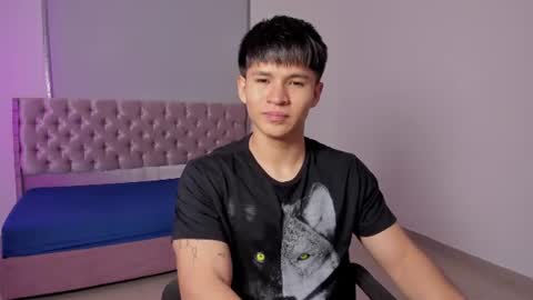 ryo_kush0 online show from 08-06-26, 12:51