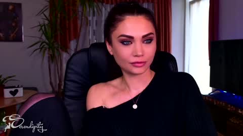 Snapshot of s3r3ndipity chatting on 12-19-24, 09:40 Y online show from 12-19-24, 09:40