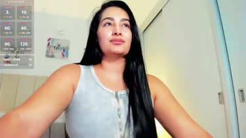 Snapshot of s_crosby chatting on 01-13-25, 06:38 Zara online show from 01-13-25, 06:38