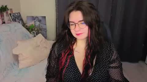 Snapshot of s_katekisa_ss chatting on 06-19-26, 07:28 Kate online show from 06-19-26, 07:28