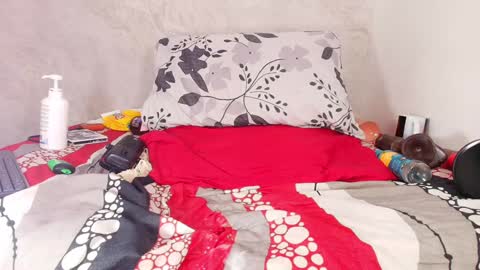 Snapshot of s_sofia_ chatting on 01-11-25, 10:18 s_sofia_ online show from 01-11-25, 10:18