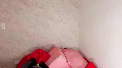 Snapshot of s_sofia_ chatting on 02-15-25, 07:17 s_sofia_ online show from 02-15-25, 07:17