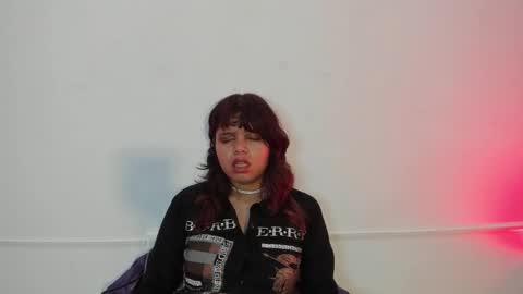 Snapshot of sabinamerchetti_ chatting on 11-18-25, 02:28 Sabina Merchetti online show from 11-18-25, 02:28