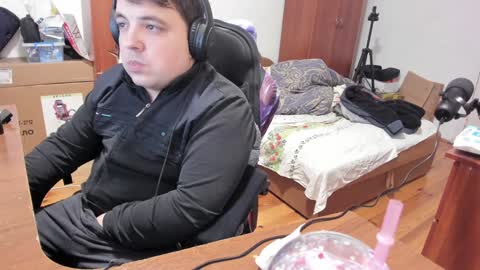 1141323  my Lord Mister Max   moms treasure online show from 12-30-24, 10:45