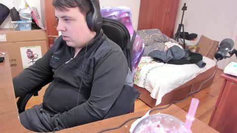 1141323  my Lord Mister Max   moms treasure online show from 12-31-24, 10:58