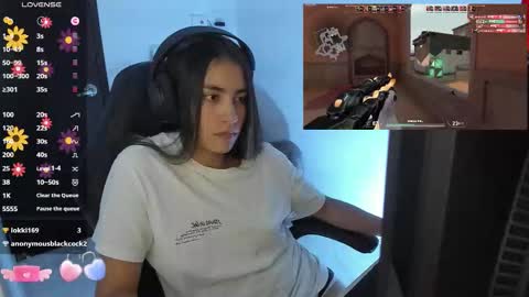 Snapshot of sabrina_chester_02 chatting on 11-06-25, 01:50 Angie online show from 11-06-25, 01:50