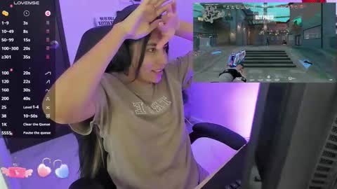 Snapshot of sabrina_chester_02 chatting on 11-07-25, 04:07 Angie online show from 11-07-25, 04:07