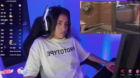 Snapshot of sabrina_chester_02 chatting on 11-12-25, 09:58 Angie online show from 11-12-25, 09:58