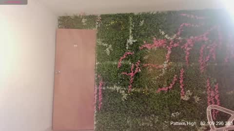 Snapshot of sabrina_geek chatting on 10-25-25, 02:08 sabrina_geek online show from 10-25-25, 02:08