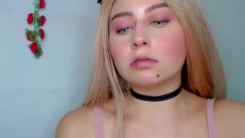 Snapshot of sabrinaexpositoxx chatting on 01-24-25, 03:22 SABRI online show from 01-24-25, 03:22