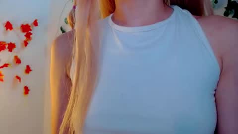 Snapshot of sabrinaexpositoxx chatting on 02-16-25, 11:59 SABRI online show from 02-16-25, 11:59