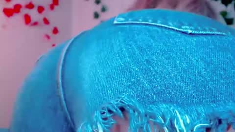 Snapshot of sabrinaexpositoxx chatting on 02-24-25, 03:23 SABRI online show from 02-24-25, 03:23