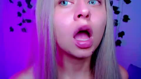 Snapshot of sabrinaexpositoxx chatting on 02-26-25, 09:32 SABRI online show from 02-26-25, 09:32