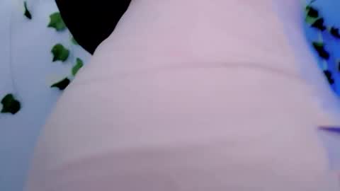 Snapshot of sabrinaexpositoxx chatting on 03-09-25, 01:35 SABRI online show from 03-09-25, 01:35