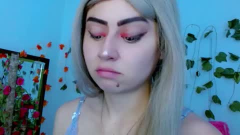 Snapshot of sabrinaexpositoxx chatting on 11-15-25, 01:07 SABRI online show from 11-15-25, 01:07