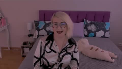 Sabrina MacMarren online show from 02-23-25, 10:17