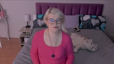 Sabrina MacMarren online show from 02-25-25, 05:15