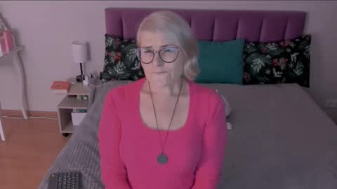 Sabrina MacMarren online show from 03-06-25, 08:59