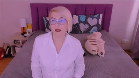 Sabrina MacMarren online show from 10-05-25, 12:25