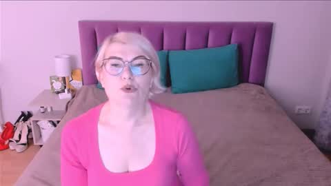 Sabrina MacMarren online show from 11-05-25, 04:18