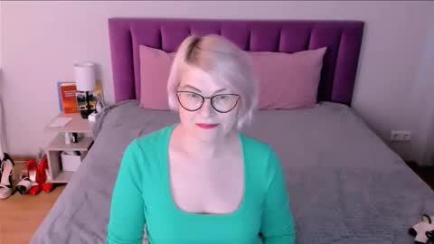 Sabrina MacMarren online show from 12-01-25, 07:24