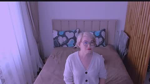 Sabrina MacMarren online show from 04-04-26, 01:30