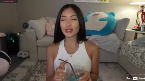 Snapshot of sabrinasarcade chatting on 06-19-26, 07:17 Sabrina online show from 06-19-26, 07:17