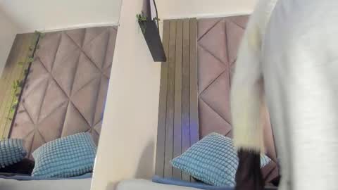 Snapshot of sabrinaspell_ chatting on 01-18-26, 11:36 S A B R I N A online show from 01-18-26, 11:36