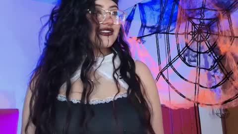 Snapshot of sabrinav_ chatting on 10-20-25, 11:43 Sabrina online show from 10-20-25, 11:43