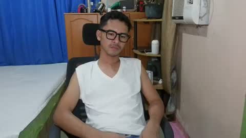 Snapshot of sachu01 chatting on 07-08-26, 04:44 Sachu01 online show from 07-08-26, 04:44