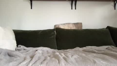 Snapshot of sack_draggin chatting on 02-22-25, 05:57 Beezy online show from 02-22-25, 05:57