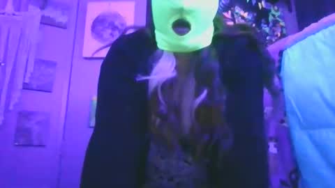 Snapshot of saddybaddie chatting on 10-21-25, 06:03 saddybaddie online show from 10-21-25, 06:03